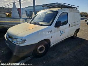 Fourgon avec parois et toit rigide Peugeot Partner