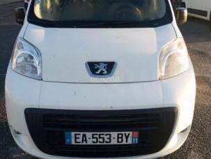 Fourgon avec parois et toit rigide Peugeot Bipper