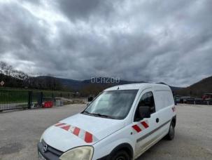 Fourgon avec parois et toit rigide Opel Combo