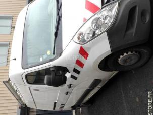 Fourgon avec parois et toit rigide Renault Master