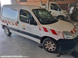 Fourgon avec parois et toit rigide Citroën Berlingo