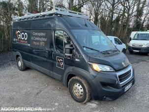 Fourgon avec parois et toit rigide Peugeot Boxer