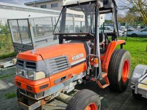 Tracteur agricole nc L3300