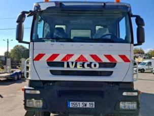 Benne basculante de chantier et de TP Iveco Trakker