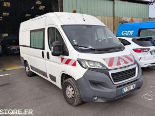 Fourgon avec parois et toit rigide Peugeot Boxer