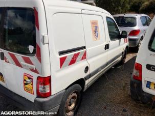Fourgon avec parois et toit rigide Peugeot Partner