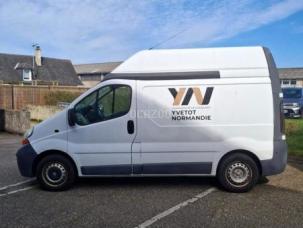 Fourgon avec parois et toit rigide Renault Trafic