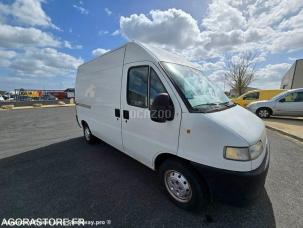 Fourgon avec parois et toit rigide Citroën Jumper