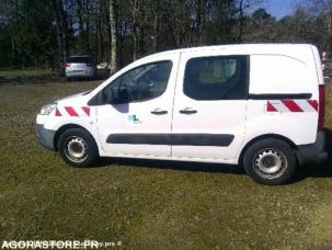 Fourgon avec parois et toit rigide Peugeot Partner