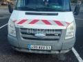 Fourgon avec parois et toit rigide Ford Transit