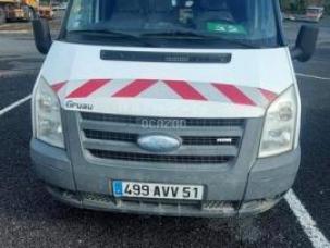 Fourgon avec parois et toit rigide Ford Transit