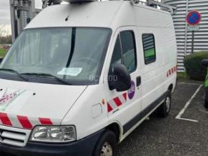 Fourgon avec parois et toit rigide Citroën Jumper