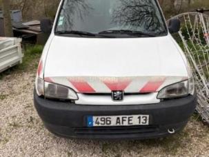 Fourgon avec parois et toit rigide Peugeot Partner