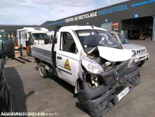 Benne basculante de chantier et de TP Piaggio Porter