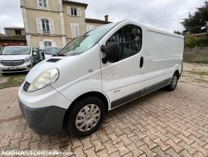 Fourgon avec parois et toit rigide Renault Trafic