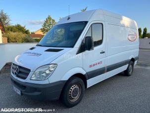 Fourgon avec parois et toit rigide Mercedes Sprinter