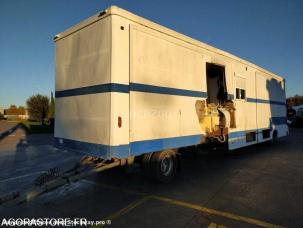 Fourgon bâché avec parois rigides Trouillet FEMIL RT2100