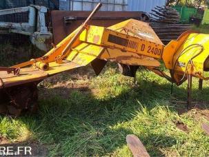 Cureuse de fossés Agram D 2400