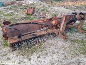 Broyeur de branches nc