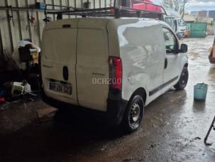 Fourgon avec parois et toit rigide Peugeot Bipper