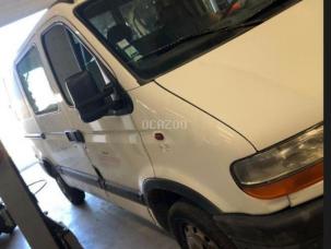 Fourgon avec parois et toit rigide Renault Master