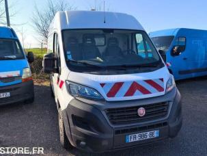 Fourgon avec parois et toit rigide Fiat Ducato