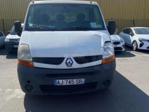 Fourgon avec parois et toit rigide Renault Master