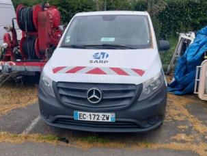 Fourgon avec parois et toit rigide Mercedes Vito