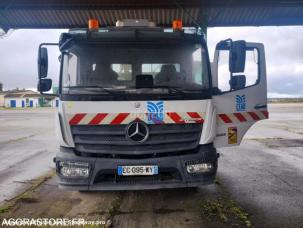 Benne basculante de chantier et de TP Mercedes Atego
