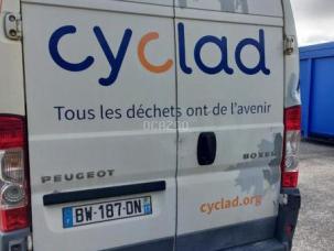 Fourgon avec parois et toit rigide Peugeot Boxer