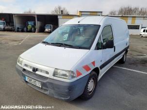 Fourgon avec parois et toit rigide nc