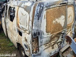 Fourgon avec parois et toit rigide Citroën Berlingo