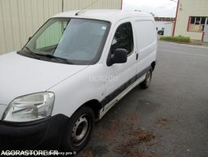 Fourgon avec parois et toit rigide Citroën Berlingo