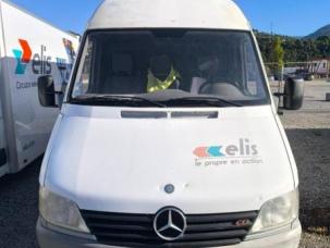Fourgon avec parois et toit rigide Mercedes Sprinter