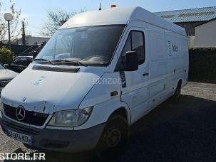 Fourgon avec parois et toit rigide Mercedes Sprinter