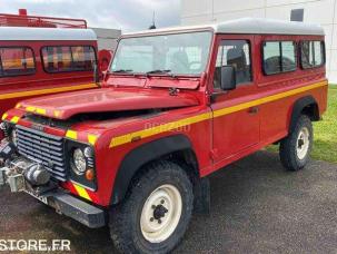 Fourgon avec parois et toit rigide Land Rover DEFENDER