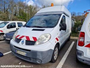 Fourgon avec parois et toit rigide Renault Trafic