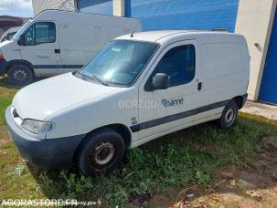 Fourgon avec parois et toit rigide Peugeot Partner
