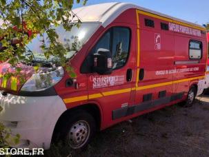 Fourgon avec parois et toit rigide Fiat Ducato