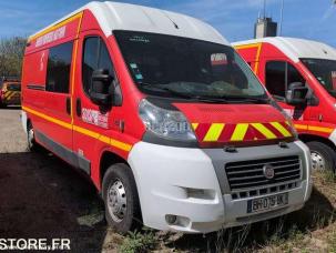 Fourgon avec parois et toit rigide Fiat Ducato