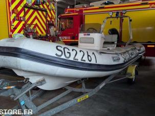 Fourgon bâché avec parois rigides nc