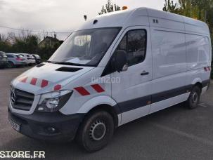 Fourgon avec parois et toit rigide Mercedes Sprinter