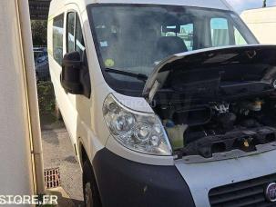 Fourgon avec parois et toit rigide Fiat Ducato