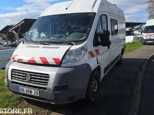 Fourgon avec parois et toit rigide Fiat Ducato