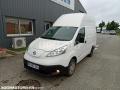 Fourgon avec parois et toit rigide Nissan NV200