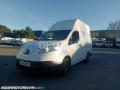 Fourgon avec parois et toit rigide Nissan NV200