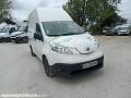 Fourgon avec parois et toit rigide Nissan NV200