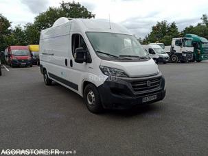 Fourgon avec parois et toit rigide Fiat Ducato
