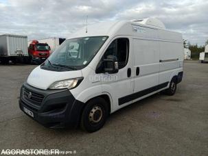 Fourgon avec parois et toit rigide Fiat Ducato