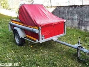 Fourgon bâché avec parois rigides Poncet            